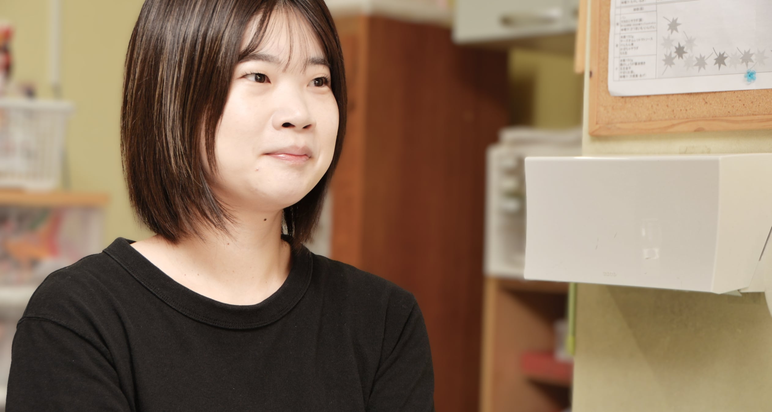 介護施設で働くスタッフの姿